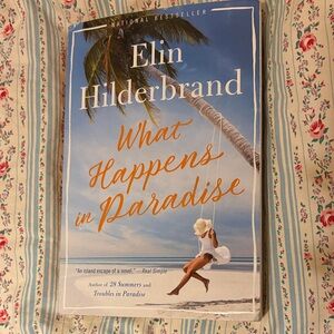 Elin Hilderbrand - what happens in paradise (book)